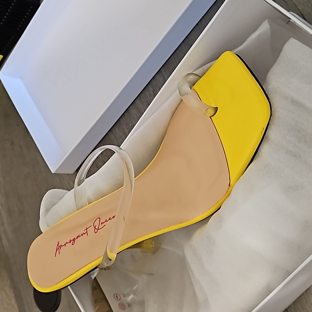 Yellow Toe Sandals - Picture 4 of 4